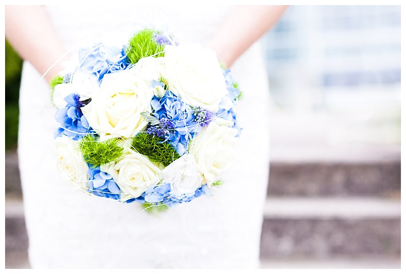 Inspiration für eine maritime Sommerhochzeiten auf VerruecktnachHochzeit (Foto: Karin Ahamer Photography)