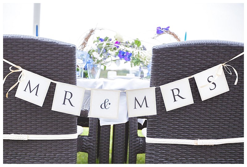 Inspiration für eine maritime Sommerhochzeiten auf VerruecktnachHochzeit (Foto: Karin Ahamer Photography)