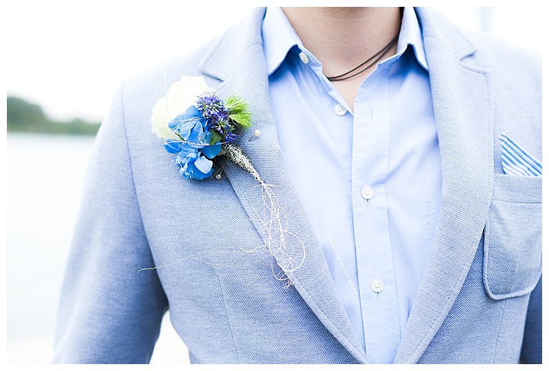 Inspiration für eine maritime Sommerhochzeiten auf VerruecktnachHochzeit (Foto: Karin Ahamer Photography)